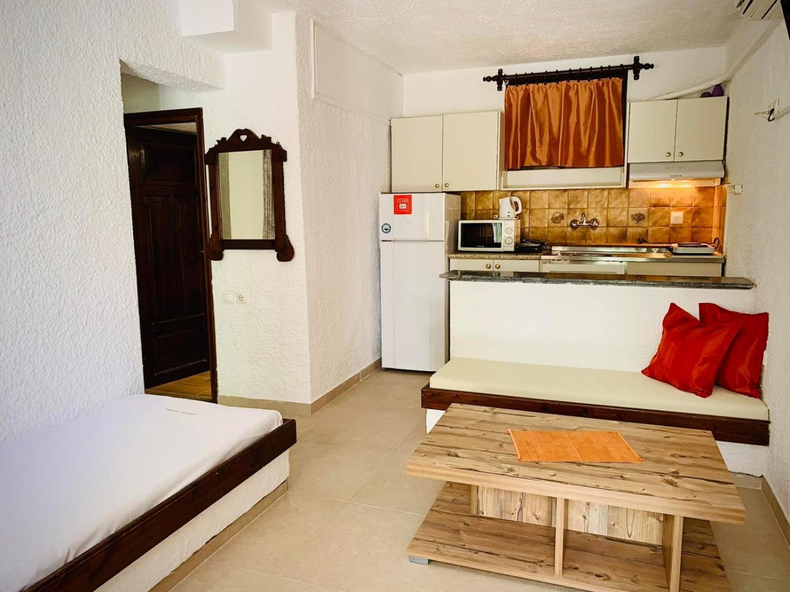 Argo Apartments 네아 포티데아 객실 사진